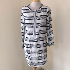 Two by Vince Camuto XS white combo striped shirt dress.